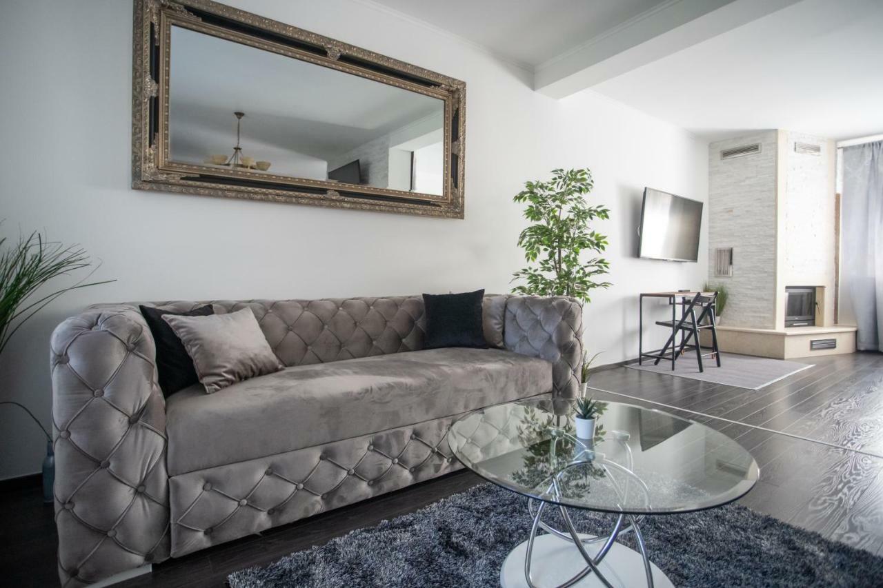 Diamond Palace Apartment